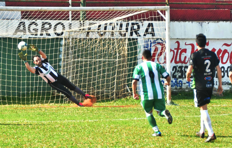 Municipal de futebol de campo terá três jogos no domingo